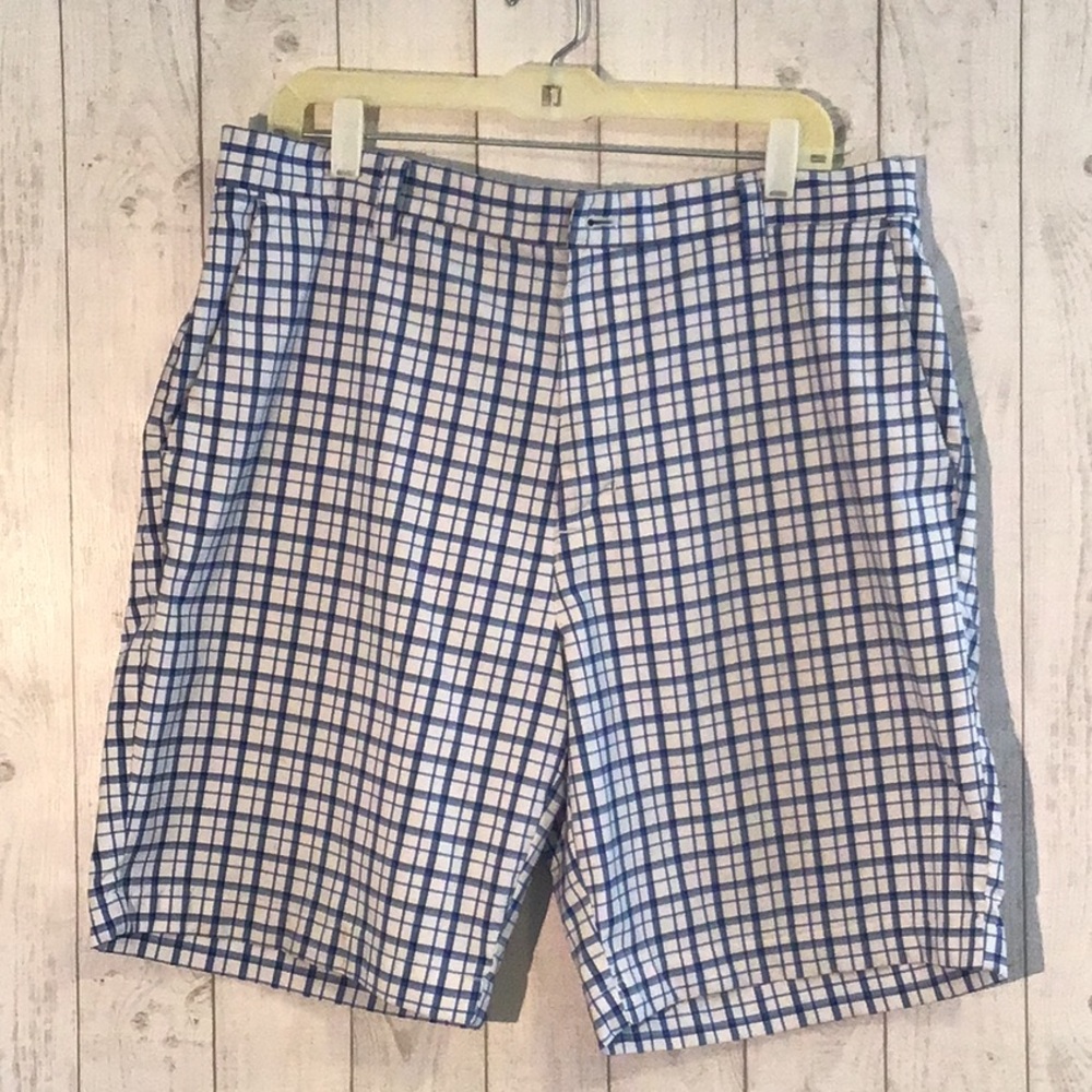 Men’s 36 Chaps Golf Shorts